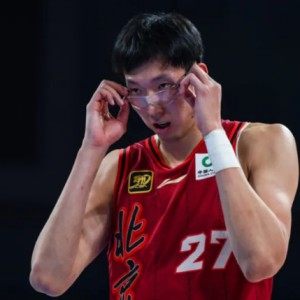 争议！周琦连拍视频为杜兰特霍姆格伦NBA全明星拉票 舆论却群嘲