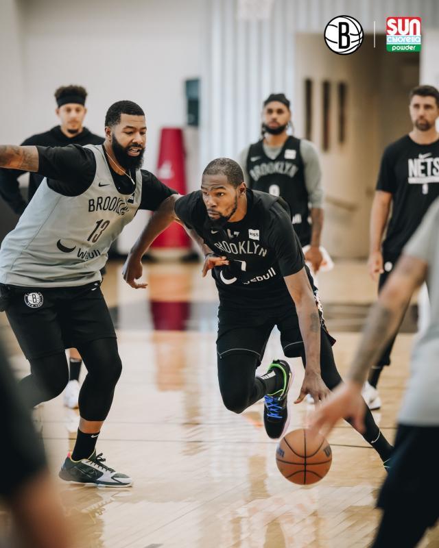 1664330295544045205.jpg FdszS43XoAQCpPG.jpg